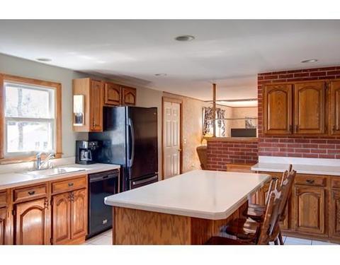 12 Pearl St, Upton, MA 01568 photo 4