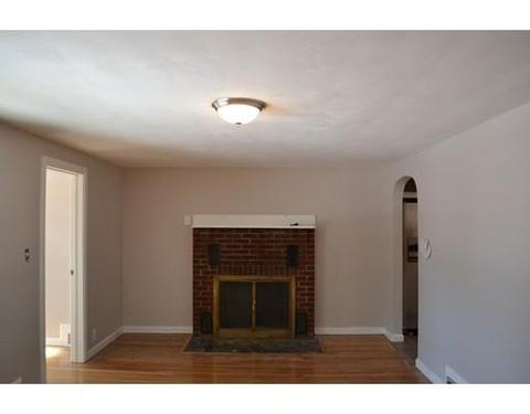 109 Dimmick St, Springfield, MA 01109 photo 5