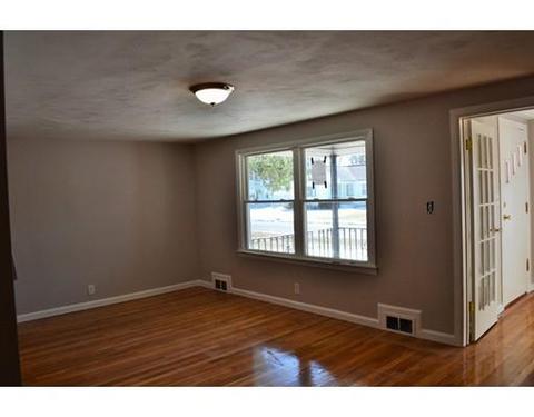 109 Dimmick St, Springfield, MA 01109 photo 4