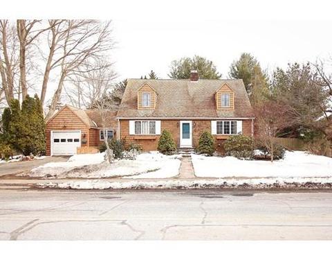 207 Lothrop St, Beverly, MA 01915 photo 2