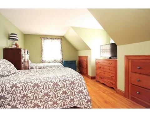 207 Lothrop St, Beverly, MA 01915 photo 12