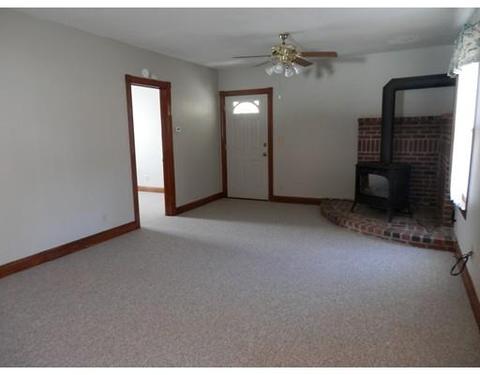 38 Ward St, Chicopee, MA 01020 photo 8