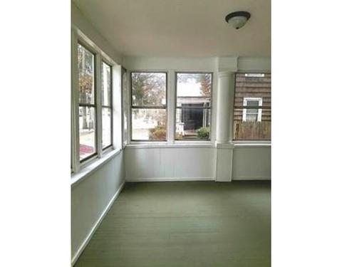 46 Irvington St, Springfield, MA 01108 photo 6