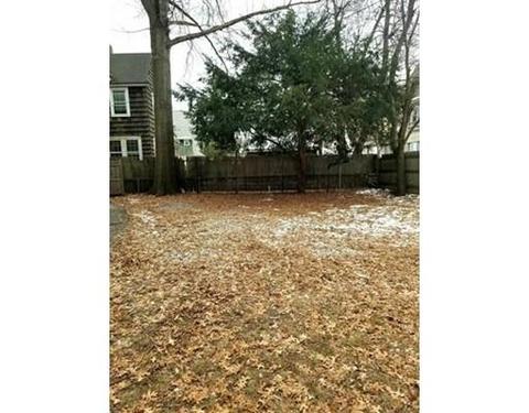 46 Irvington St, Springfield, MA 01108 photo 5