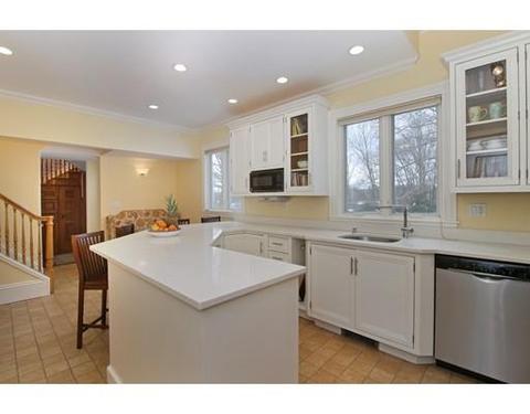 36 Chute St, Reading, MA 01867 photo 6
