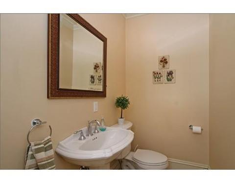 36 Chute St, Reading, MA 01867 photo 10