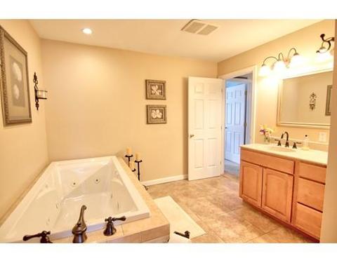 109 Mildred Ave, Springfield, MA 01104 photo 13