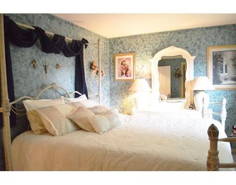 429 Oldfield Rd, Chicopee, MA 01013 photo 8