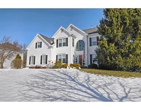 7 Winthrop Dr, Franklin, MA 02038 photo 1
