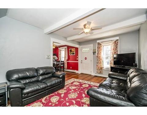 596 Pine St, Lowell, MA 01851 photo 4