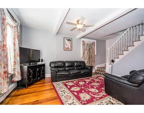 596 Pine St, Lowell, MA 01851 photo 3