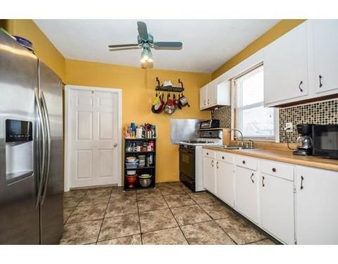 596 Pine St, Lowell, MA 01851 photo 7