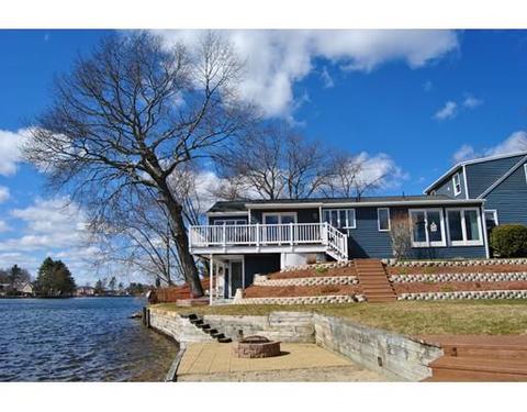 110 Lakeside Ave, Webster, MA 01570 photo 2