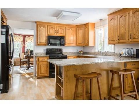 7 Arrowhead Rd, Walpole, MA 02081 photo 3