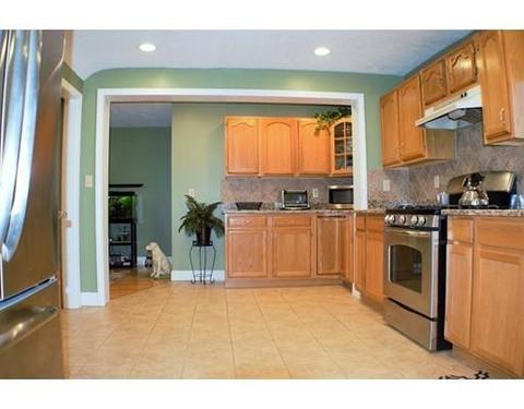 82 Hampshire St, Springfield, MA 01151 photo 11