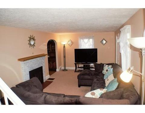82 Hampshire St, Springfield, MA 01151 photo 16