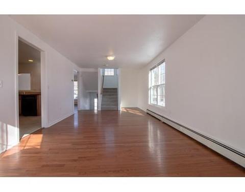 8 Hyannis Pl, Worcester, MA 01604 photo 3