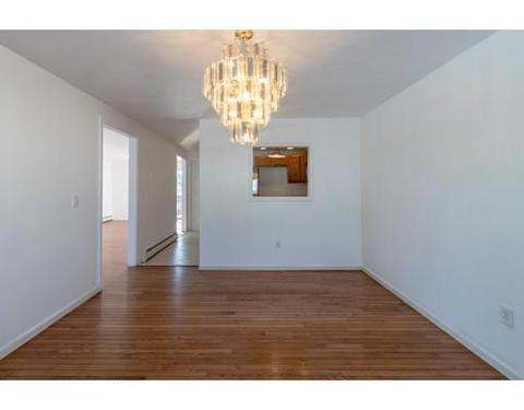 8 Hyannis Pl, Worcester, MA 01604 photo 4