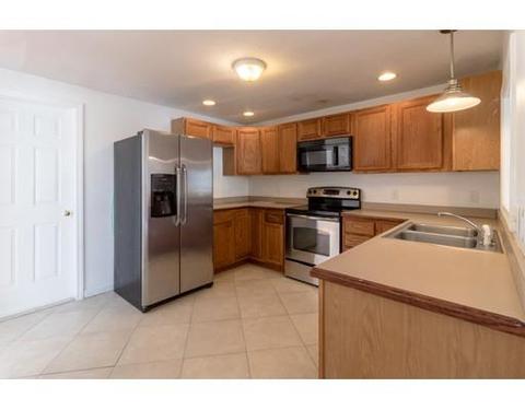 8 Hyannis Pl, Worcester, MA 01604 photo 5