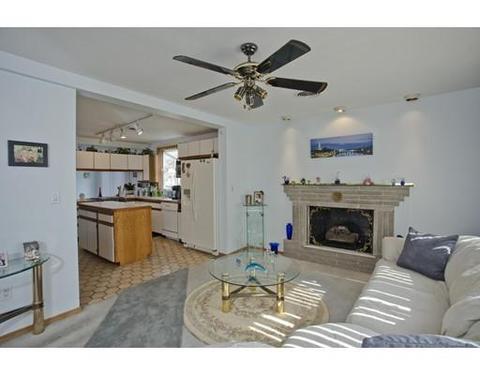 44 Vadnais St, Springfield, MA 01104 photo 5