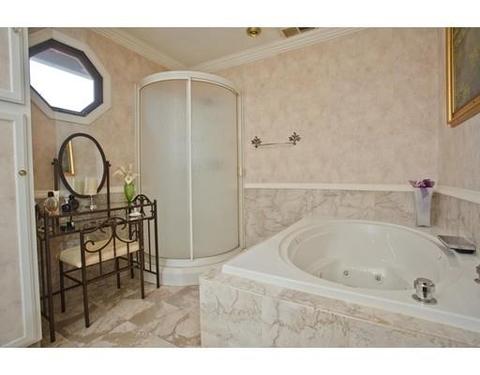 44 Vadnais St, Springfield, MA 01104 photo 17