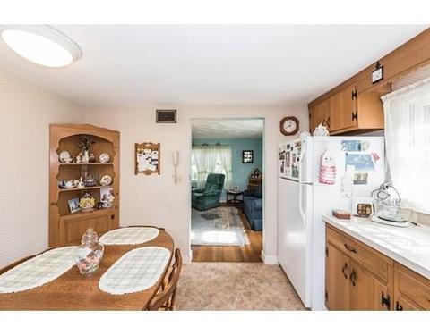 23 Brown St, Maynard, MA 01754 photo 2