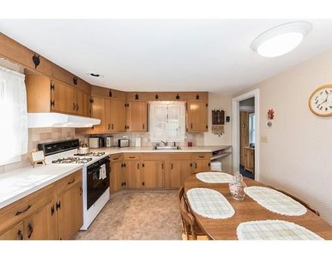 23 Brown St, Maynard, MA 01754 photo 3