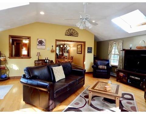 512 Maple St, Franklin, MA 02038 photo 12