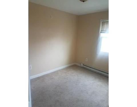 38 Lester St, Springfield, MA 01108 photo 4