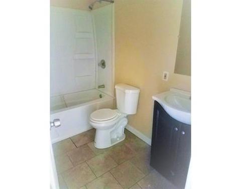38 Lester St, Springfield, MA 01108 photo 2