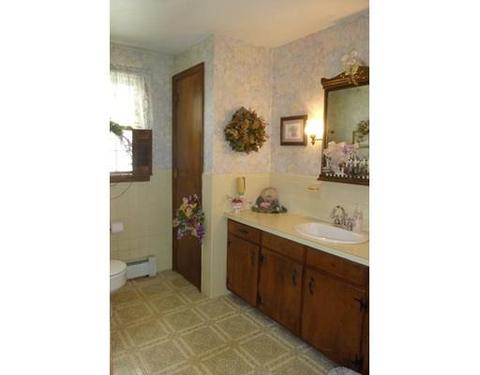3 Bernie Ave, Easthampton, MA 01027 photo 9