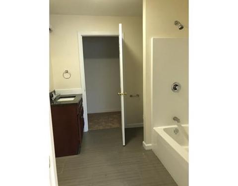 4 Farm St, Worcester, MA 01602 photo 8