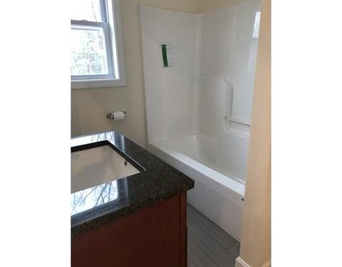 4 Farm St, Worcester, MA 01602 photo 9