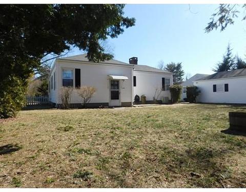 31 Upton St, Springfield, MA 01104 photo 3