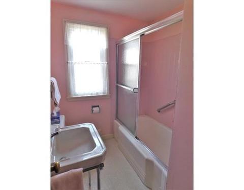 31 Upton St, Springfield, MA 01104 photo 23