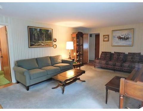 31 Upton St, Springfield, MA 01104 photo 8