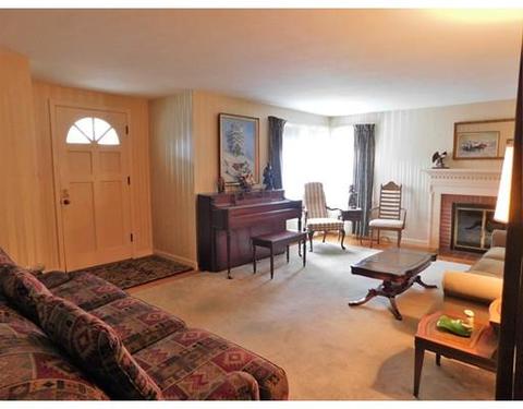 31 Upton St, Springfield, MA 01104 photo 6