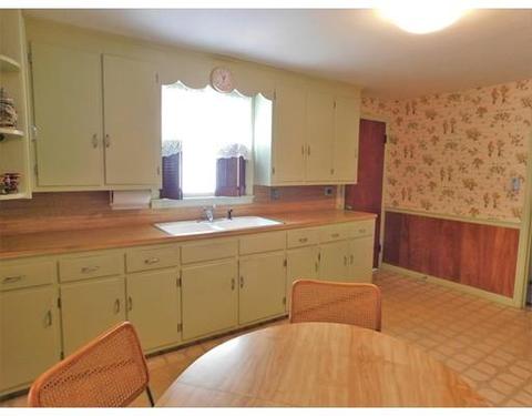 31 Upton St, Springfield, MA 01104 photo 17