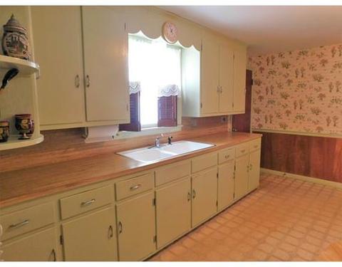 31 Upton St, Springfield, MA 01104 photo 16