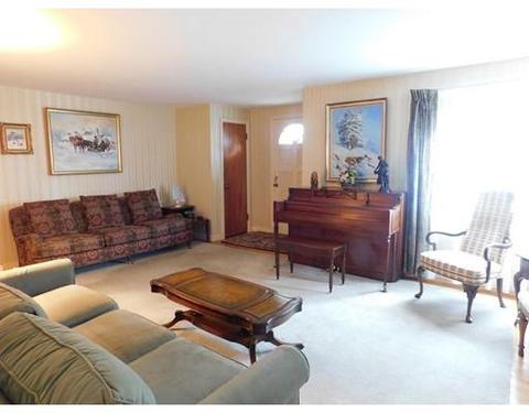 31 Upton St, Springfield, MA 01104 photo 7