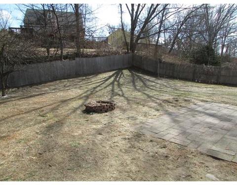 173 Stapleton Rd, Springfield, MA 01109 photo 4