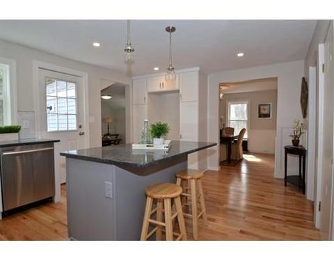 20 Pleasant St, Upton, MA 01568 photo 4
