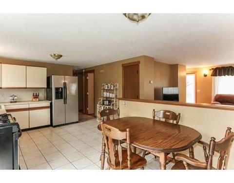 52 Pinecrest Dr, Springfield, MA 01118 photo 10