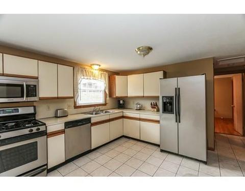 52 Pinecrest Dr, Springfield, MA 01118 photo 7
