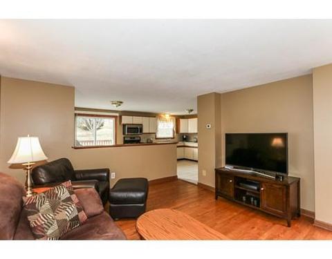 52 Pinecrest Dr, Springfield, MA 01118 photo 5