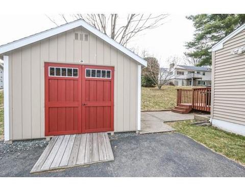 52 Pinecrest Dr, Springfield, MA 01118 photo 25