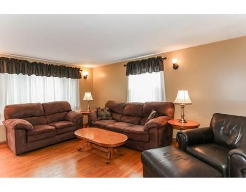 52 Pinecrest Dr, Springfield, MA 01118 photo 3