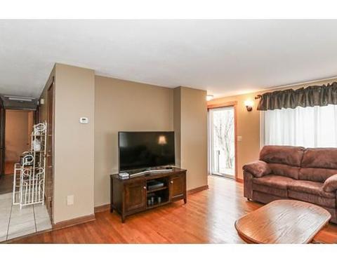 52 Pinecrest Dr, Springfield, MA 01118 photo 6