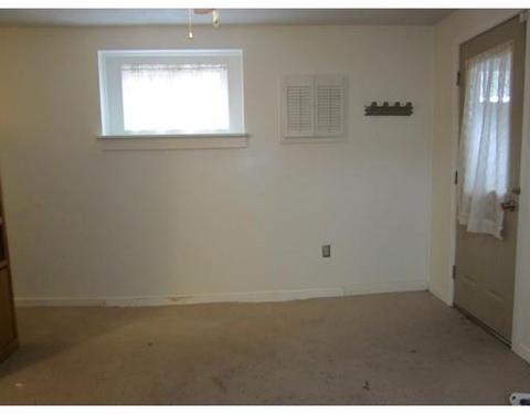 378 Parkerview St, Springfield, MA 01129 photo 16