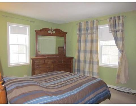 378 Parkerview St, Springfield, MA 01129 photo 11